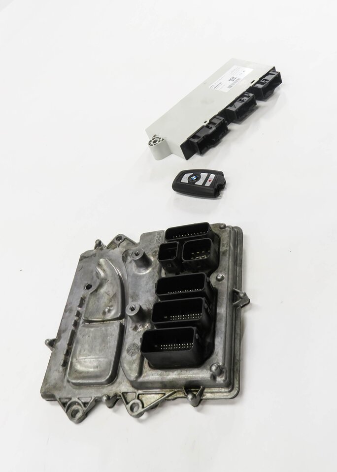 Thumbnail 3: 2013 BMW 535i (F10) 3.0L N55 TURBO ENGINE ECM DME CAS IMMOBILIZER MODULE KEY SET