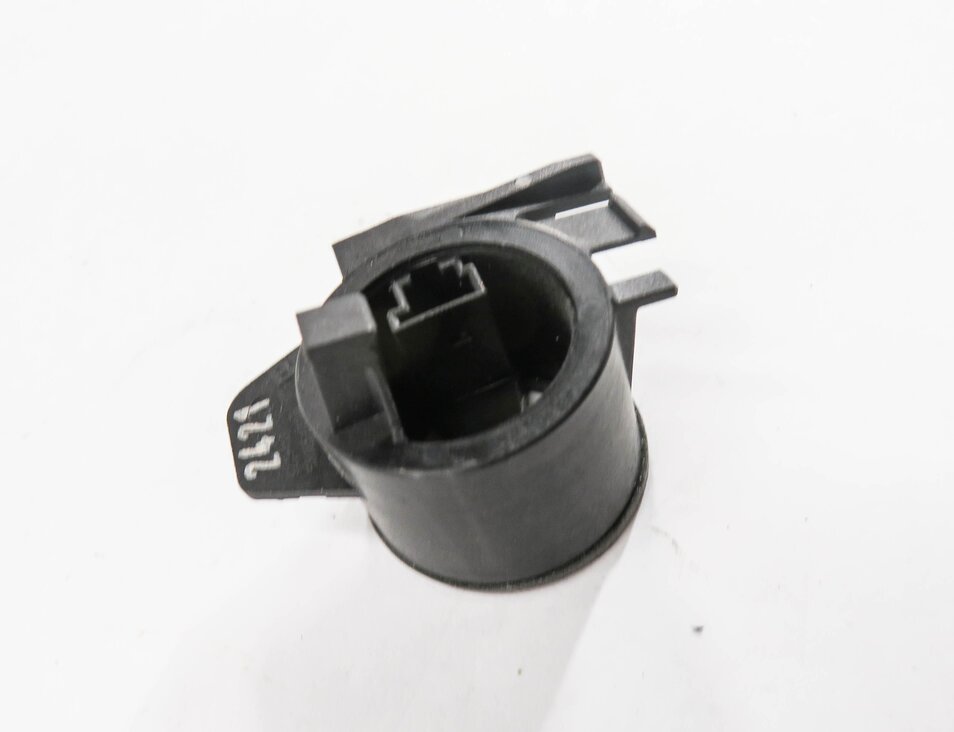 Thumbnail 3: 2013 BMW 535i (F10) IGNITION SWITCH COIL SIGNAL RING IMMOBLIZER SENSOR