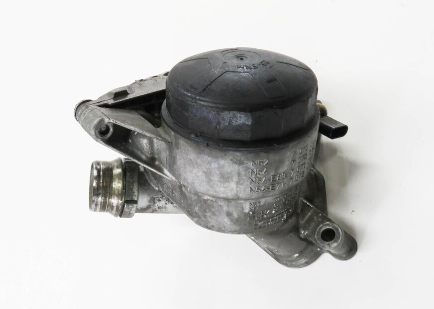 Thumbnail 3: 2013 BMW 535i (F10) 3.0L N55 TURBO ENGINE - OIL FILTER HOUSING w/ ADAPTER