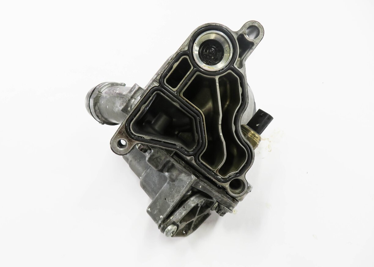 Thumbnail 6: 2013 BMW 535i (F10) 3.0L N55 TURBO ENGINE - OIL FILTER HOUSING w/ ADAPTER