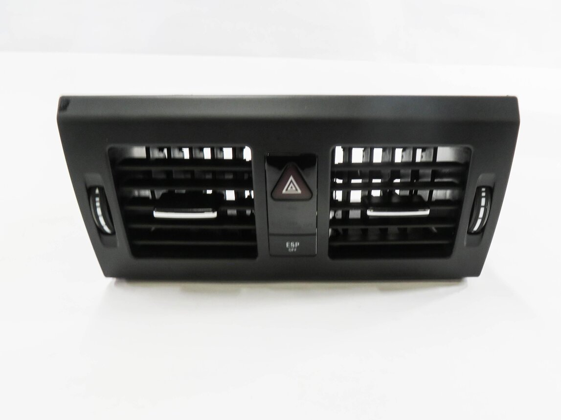 Thumbnail 2: 2010 MERCEDES GLK350 (X204) CENTER DASH HEATER A/C AIR VENT w/ HAZARD SWITCH