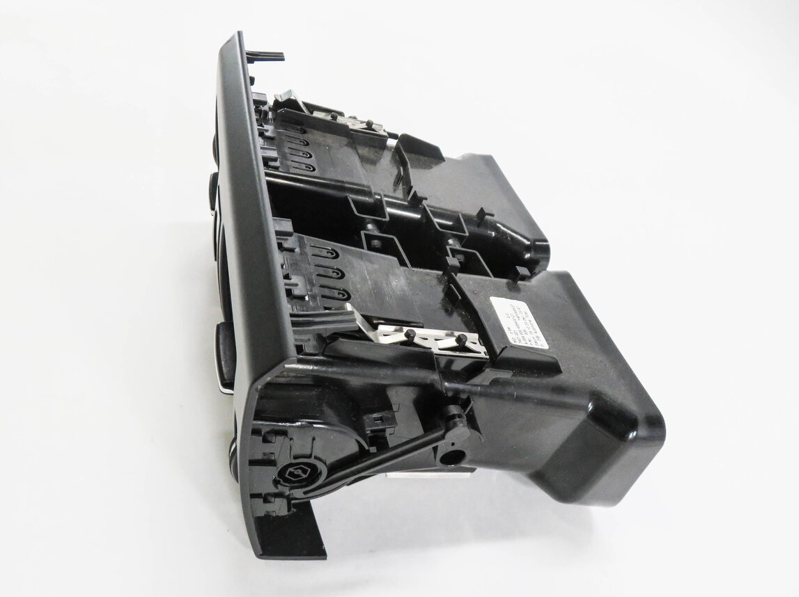 Thumbnail 3: 2010 MERCEDES GLK350 (X204) CENTER DASH HEATER A/C AIR VENT w/ HAZARD SWITCH