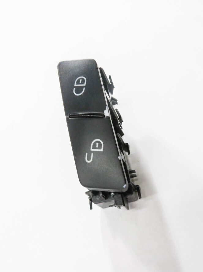 Thumbnail 4: 08-17 MERCEDES C250 C300 C350 E350 E550 GL350 GL450 GL550 - DRIVER LOCK SWITCH