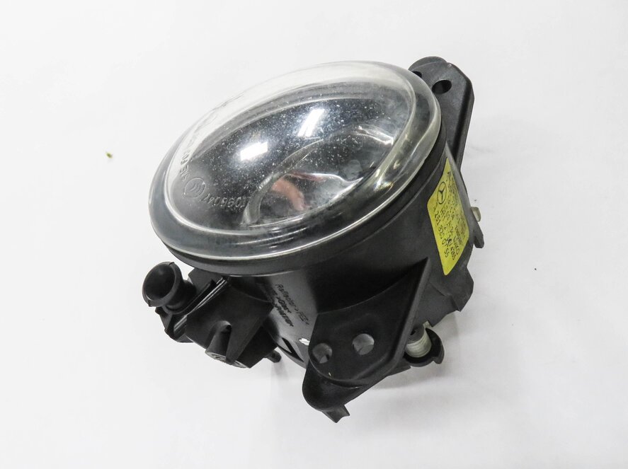 Thumbnail 2: 2006-2013 MERCEDES C300 C350 GL320 GL450 GL550 ML320 ML350 - LEFT FOGLIGHT LAMP