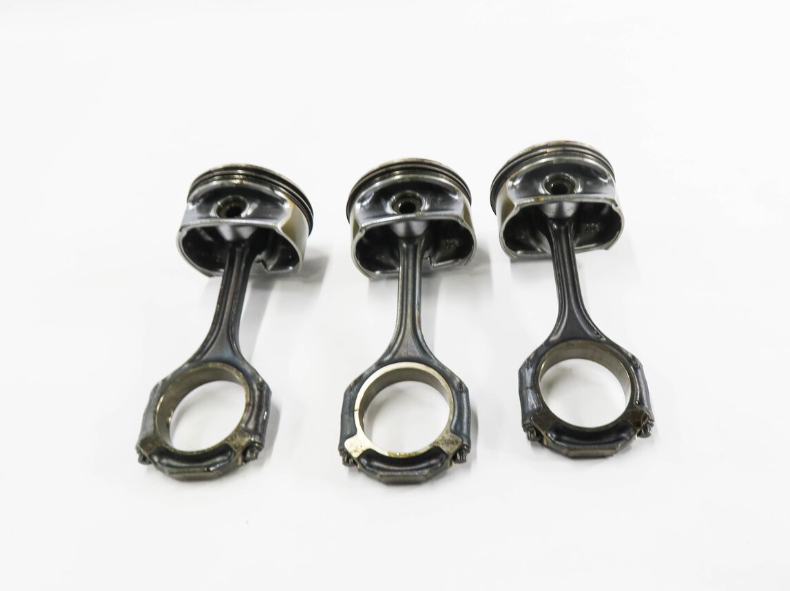 Thumbnail 2: 06-10 MERCEDES C350 E350 GL450 ML350 CLK350 R350 (W204 W164 X164) PISTON SET-3