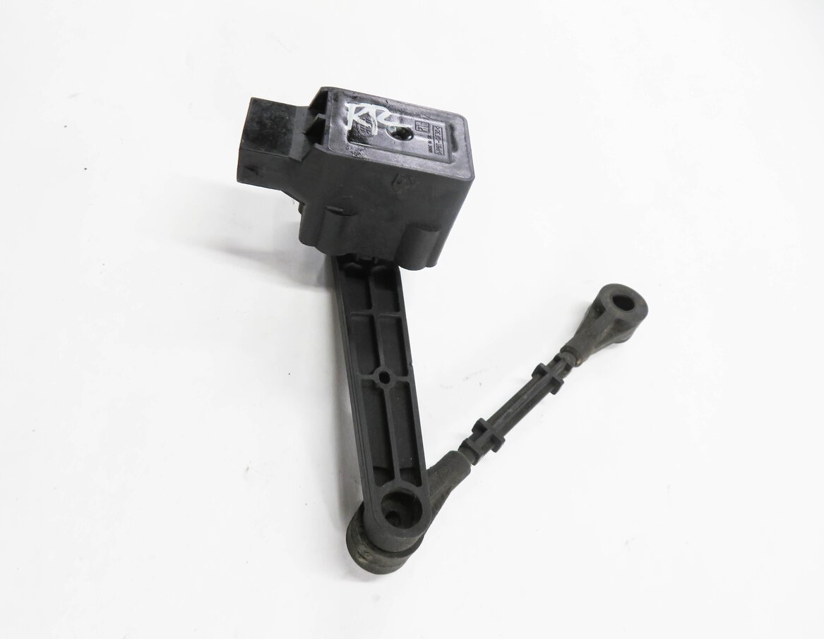Thumbnail 4: 06 RANGE ROVER SPORT (L320) RIGHT PASSENGER REAR SUSPENSION HEIGHT LEVEL SENSOR