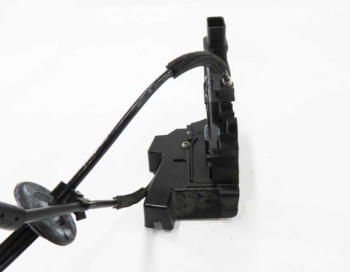 Thumbnail 4: 2005-2008 LAND ROVER LR3 - RANGE ROVER SPORT (L320) LEFT FRONT DRIVER DOOR LATCH
