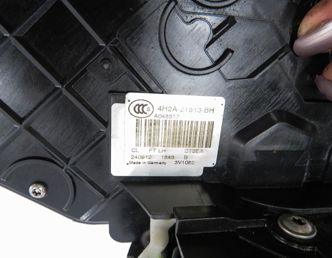Thumbnail 7: 2005-2008 LAND ROVER LR3 - RANGE ROVER SPORT (L320) LEFT FRONT DRIVER DOOR LATCH