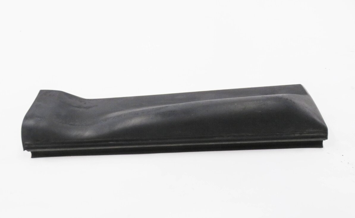 Thumbnail 5: 2006 RANGE ROVER SPORT (L320) RIGHT REAR DOOR LOWER MOULDING RUNNER TRIM