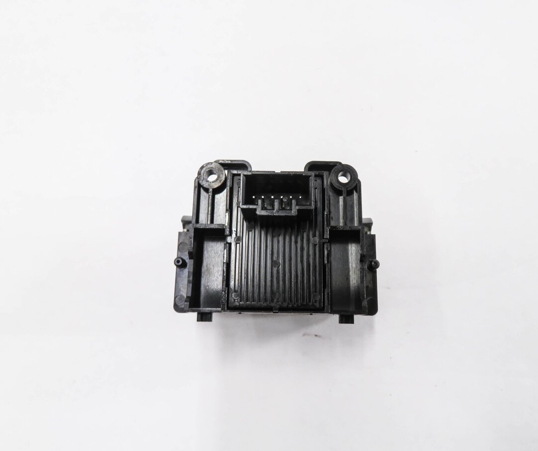 Thumbnail 6: 2006 RANGE ROVER SPORT (L320) PARKING BRAKE SWITCH BUTTON