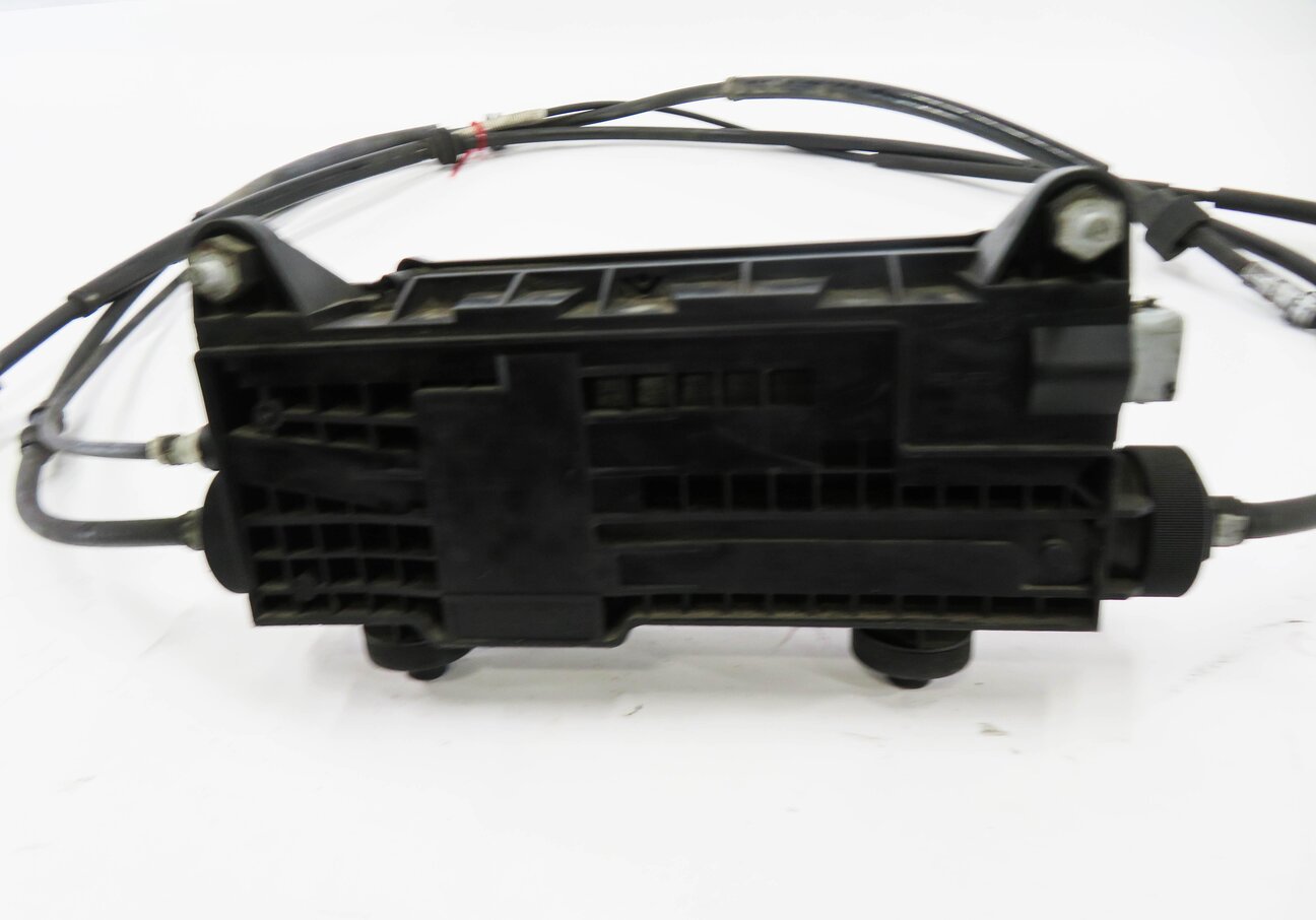 Thumbnail 6: 2006 RANGE ROVER SPORT (L320) EMERGENCY PARKING BRAKE ACTUATOR MOTOR w/ CABLES
