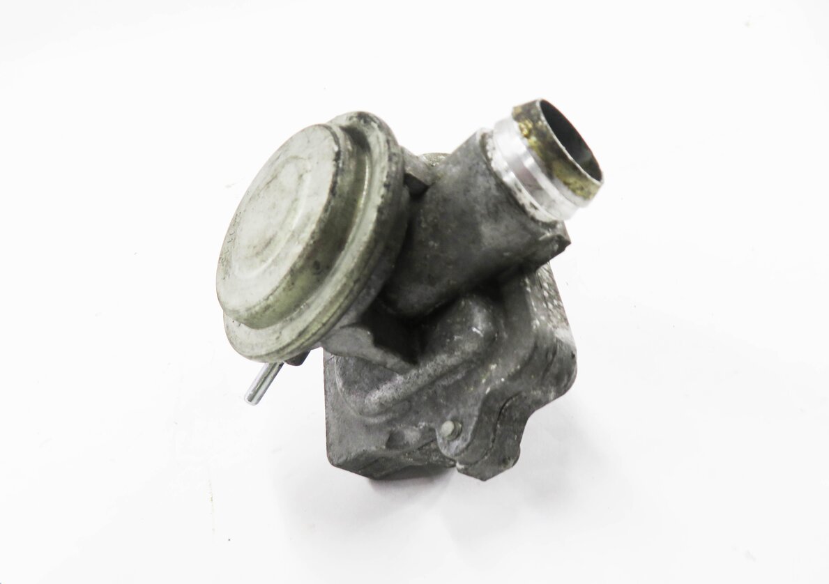 Thumbnail 3: 2011 MERCEDES GLK350 (X204) 3.5L M272 ENGINE - RIGHT AIR INJECTION CHECK VALVE