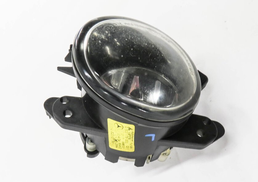 Thumbnail 4: 2006-2013 MERCEDES C300 C350 GL320 GL450 GL550 ML320 ML350 - LEFT FOGLIGHT LAMP