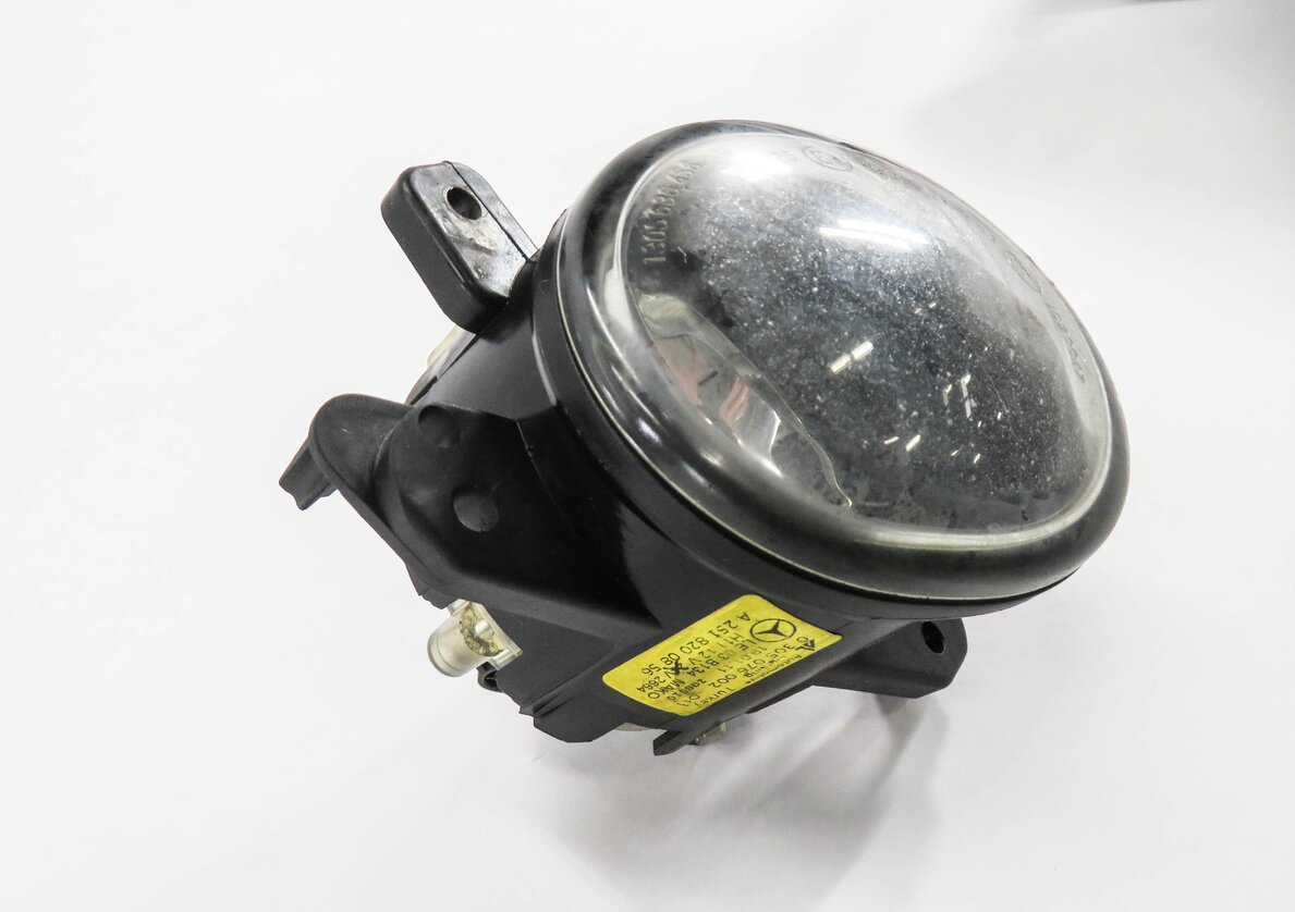 Thumbnail 4: 2006-2013 MERCEDES C300 C350 GL320 GL450 GL550 ML320 ML350 - RIGHT FOGLIGHT LAMP