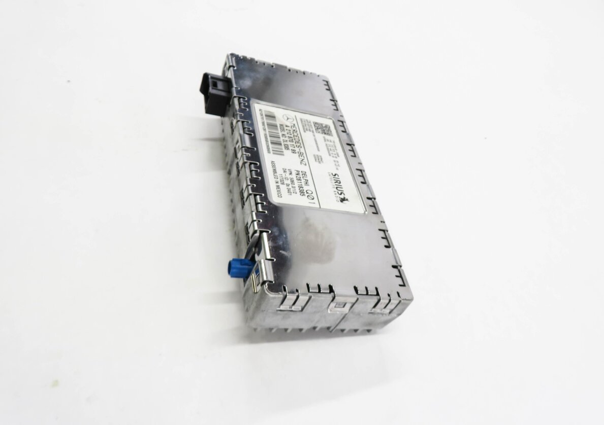 Thumbnail 4: 10-16 MERCEDES C250 C300 C350 E350 E550 GLK350 ML350 - SIRIUS SATELLITE RECEIVER