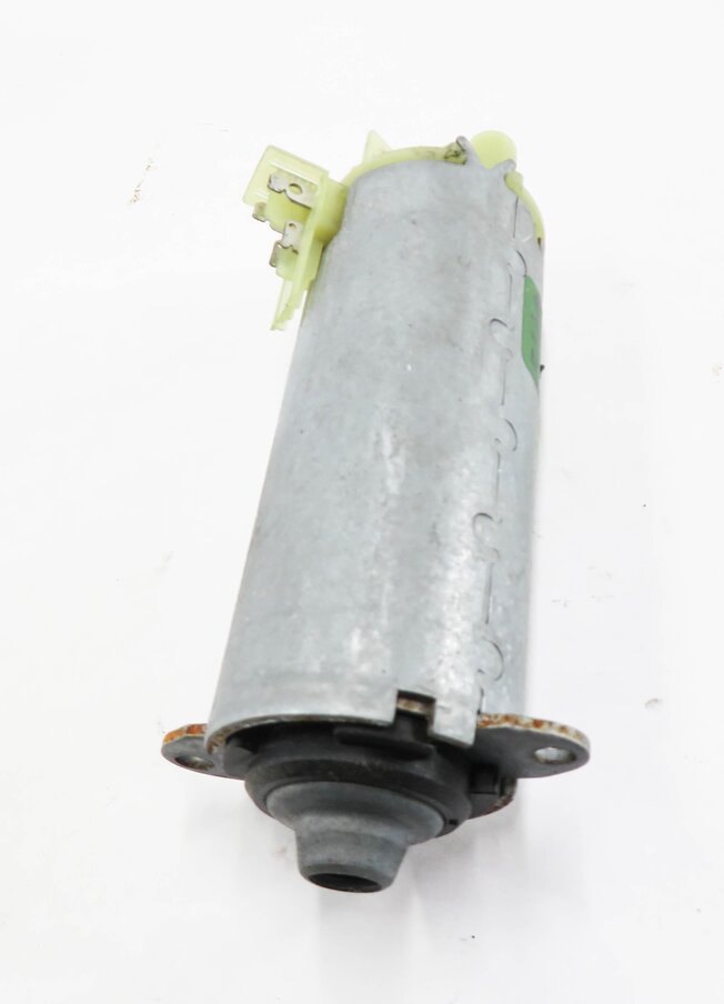Thumbnail 8: 2006 PORSCHE CAYENNE (955) RIGHT FRONT PASSENGER SEAT ADJUSTMENT MOTOR SET-3