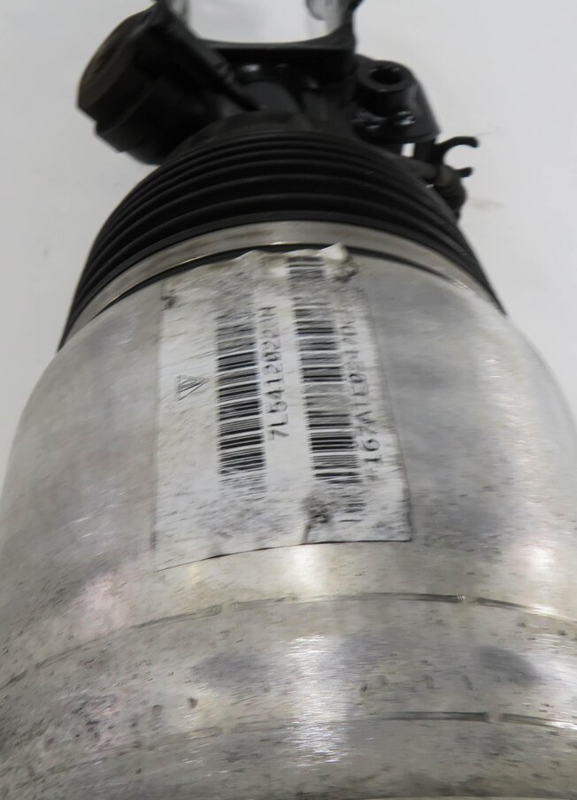 Thumbnail 7: 2005-2006 PORSCHE CAYENNE (955) TURBO - RIGHT FRONT PASSENGER AIR SHOCK STRUT