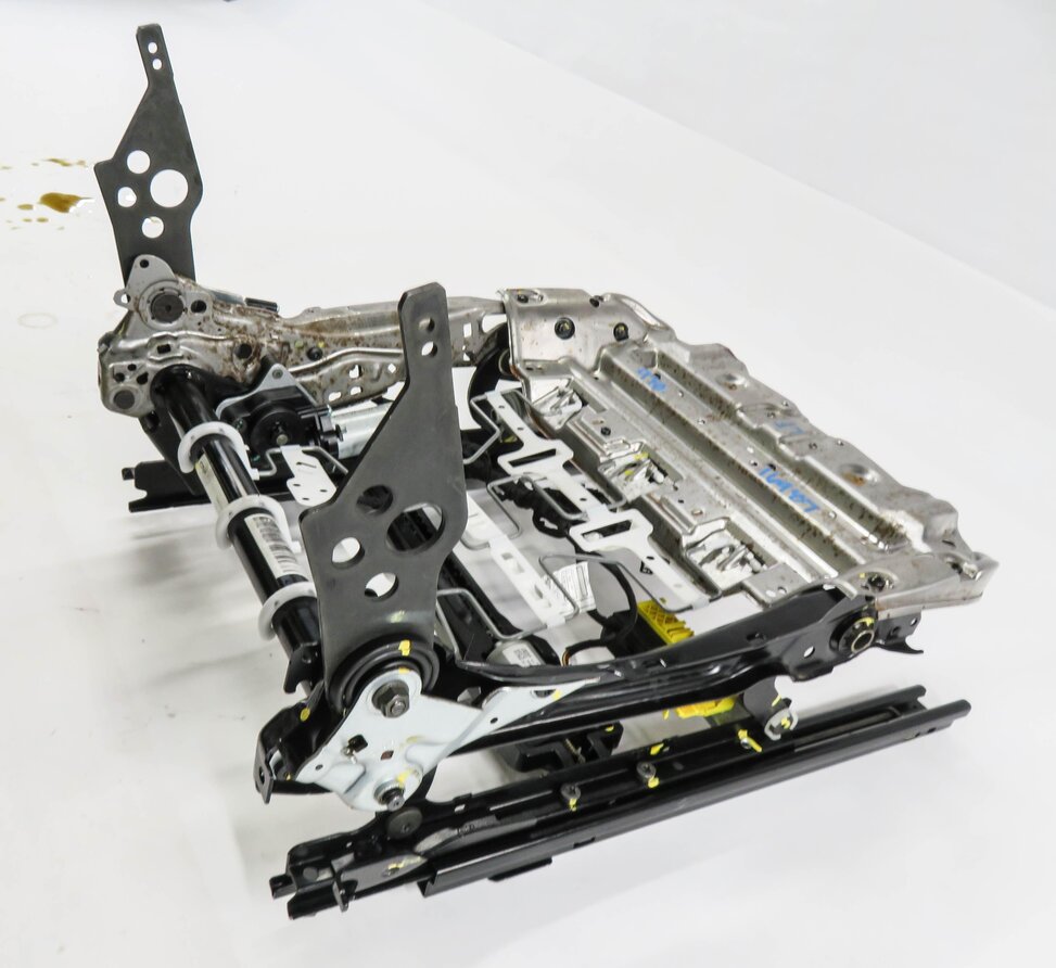 Thumbnail 3: 2012 BMW 328i (F30) LEFT FRONT DRIVER SEAT TRACK w/ MOTORS