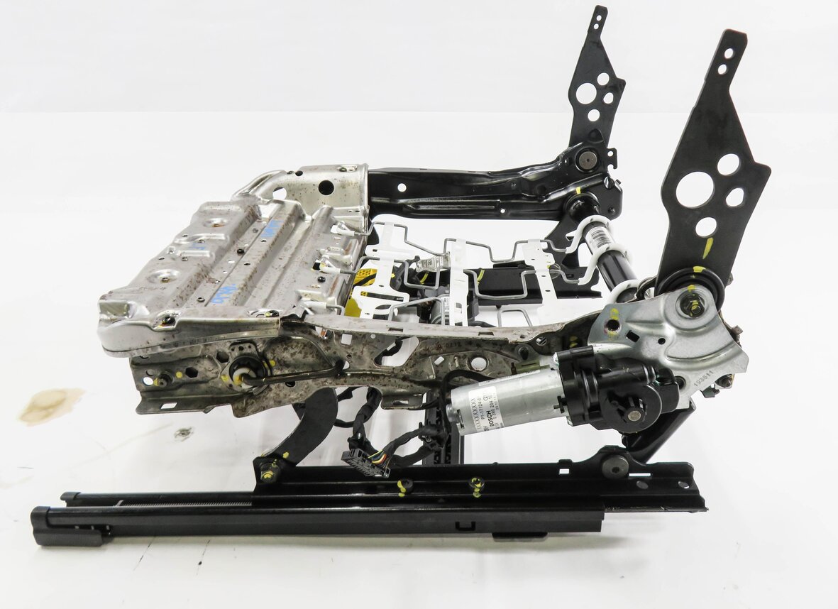 Thumbnail 4: 2012 BMW 328i (F30) LEFT FRONT DRIVER SEAT TRACK w/ MOTORS