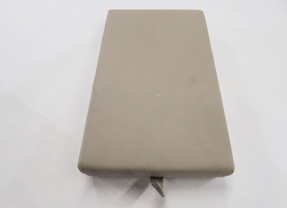 Thumbnail 8: 2012 BMW 328i (F30) REAR SEAT CENTER CONSOLE ARMREST LID CUP HOLDER (OYSTER)
