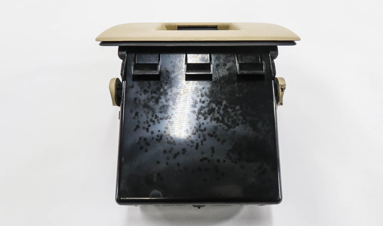Thumbnail 5: 2016 BMW 340i (F30) LEFT FRONT DRIVER DASH STORAGE COMPARTMENT BOX (BEIGE)