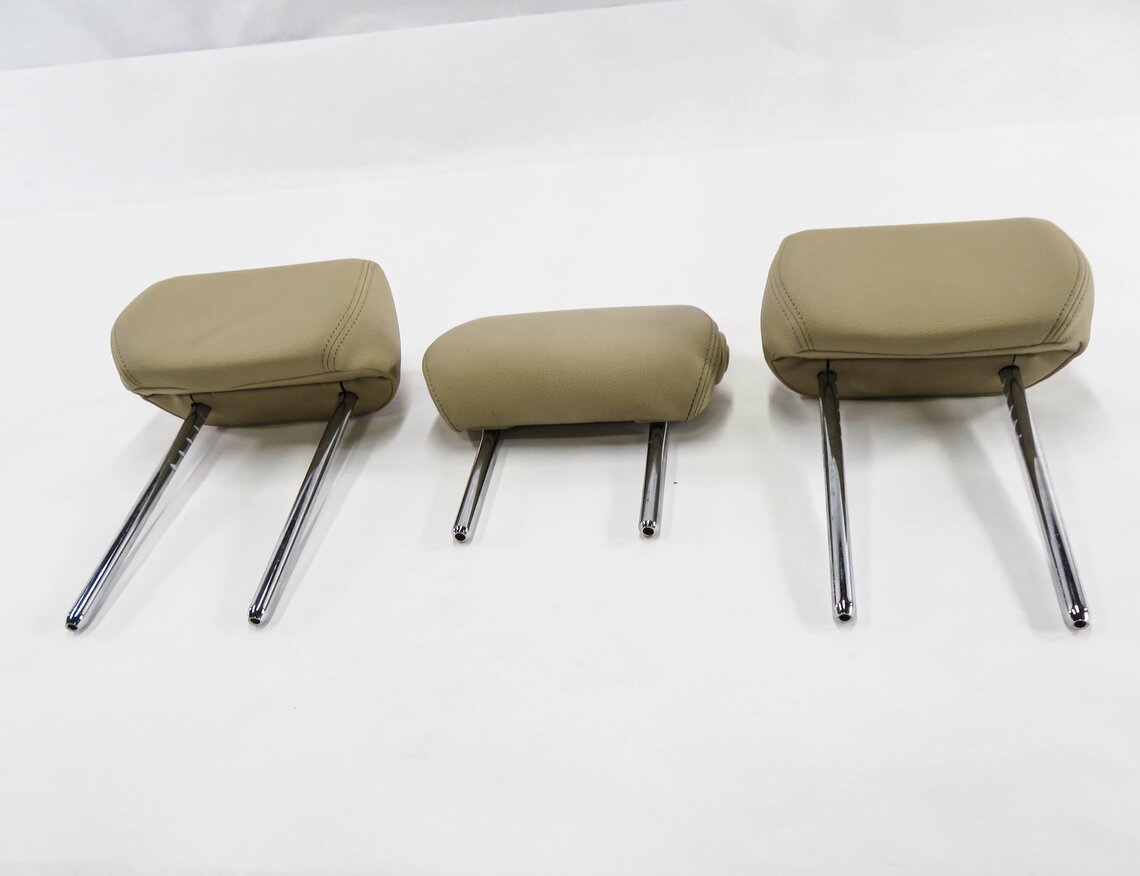 Thumbnail 2: 2016 BMW 340i (F30) REAR SEAT HEADREST SET-3 (VENETIAN BEIGE KCDF)
