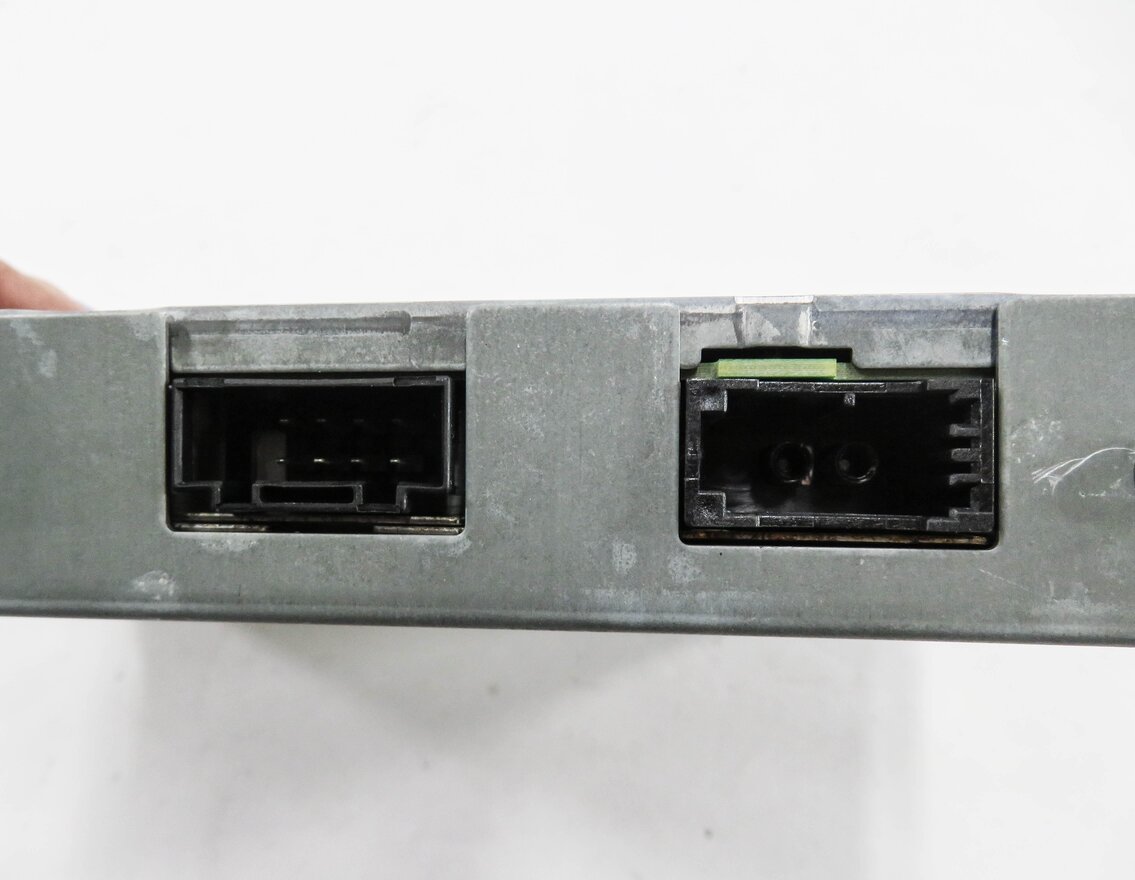 Thumbnail 7: 2005-2010 PORSCHE CAYENNE (955 957) XM SATELLITE RADIO RECEIVER MODULE