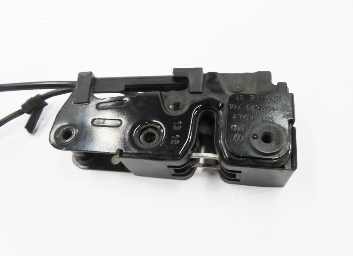Thumbnail 7: 2012 AUDI Q5 (B8 8R) FRONT LOWER HOOD LOCK LATCH