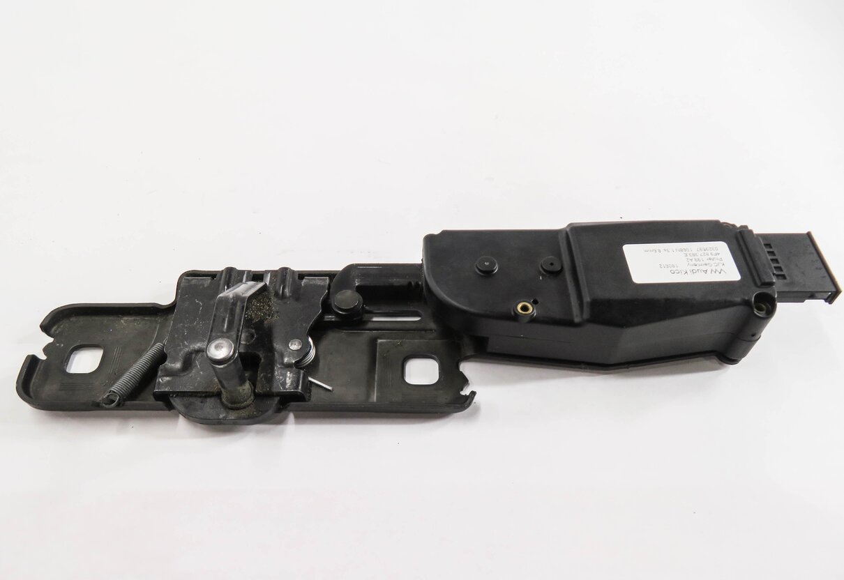 Thumbnail 6: 2012 AUDI Q5 (B8 8R) REAR TRUNK LOCK LATCH ACTUATOR MOTOR STRIKER PLATE