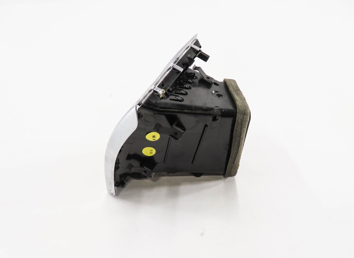 Thumbnail 4: 2012 AUDI Q5 (B8 8R) RIGHT FRONT PASSENGER DASH HEATER A/C AIR VENT