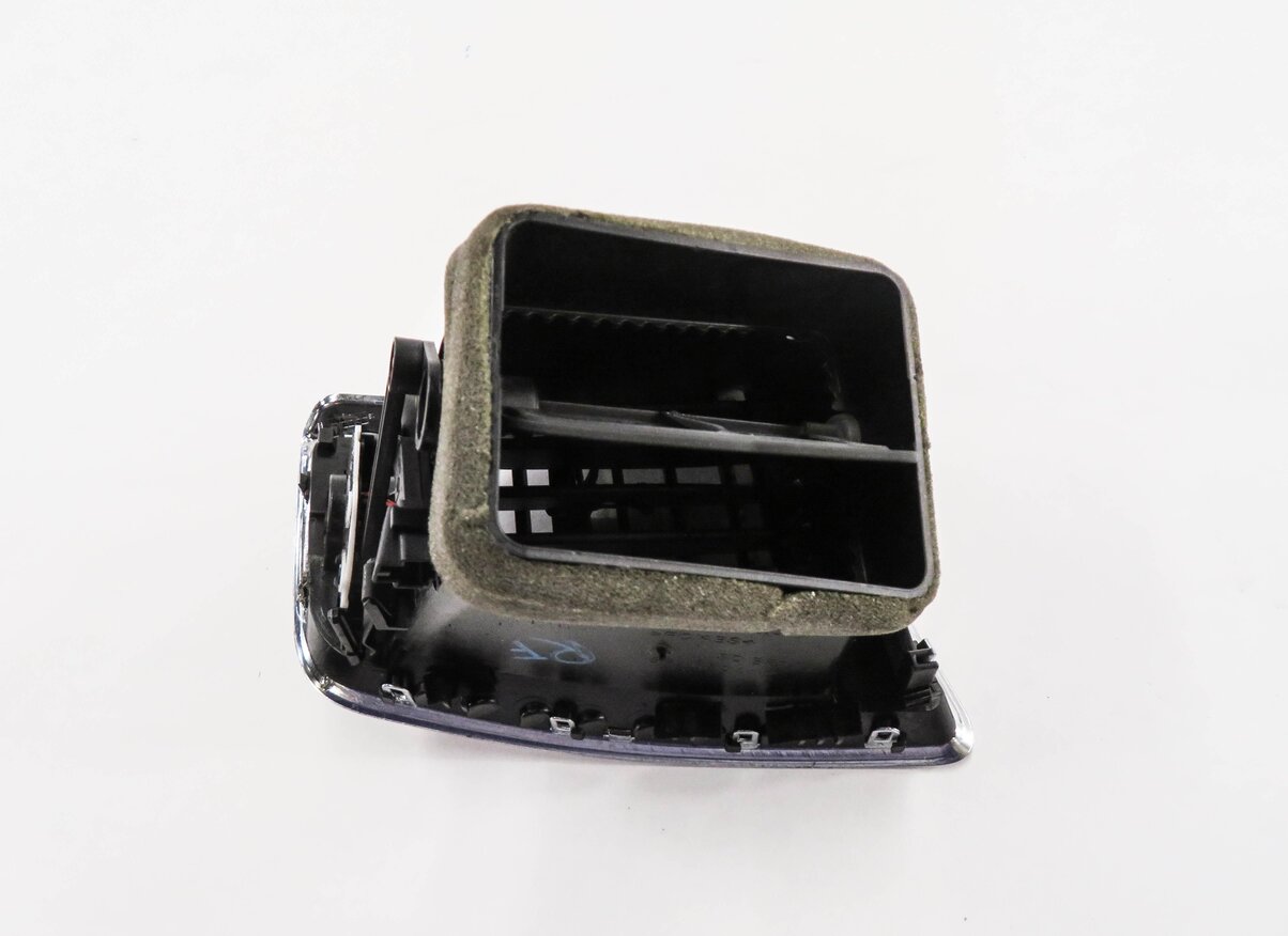 Thumbnail 5: 2012 AUDI Q5 (B8 8R) RIGHT FRONT PASSENGER DASH HEATER A/C AIR VENT