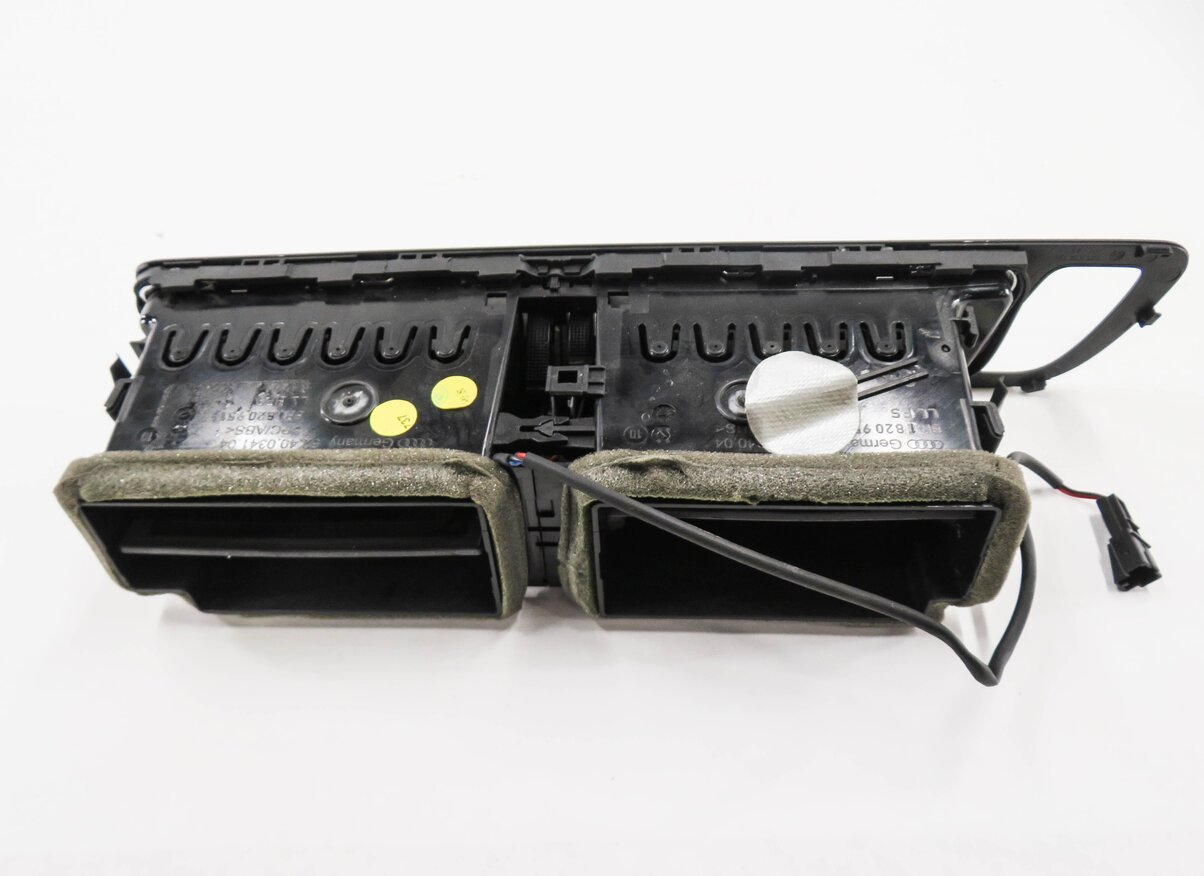 Thumbnail 5: 2012 AUDI Q5 (B8 8R) CENTER DASH HEATER A/C AIR VENT