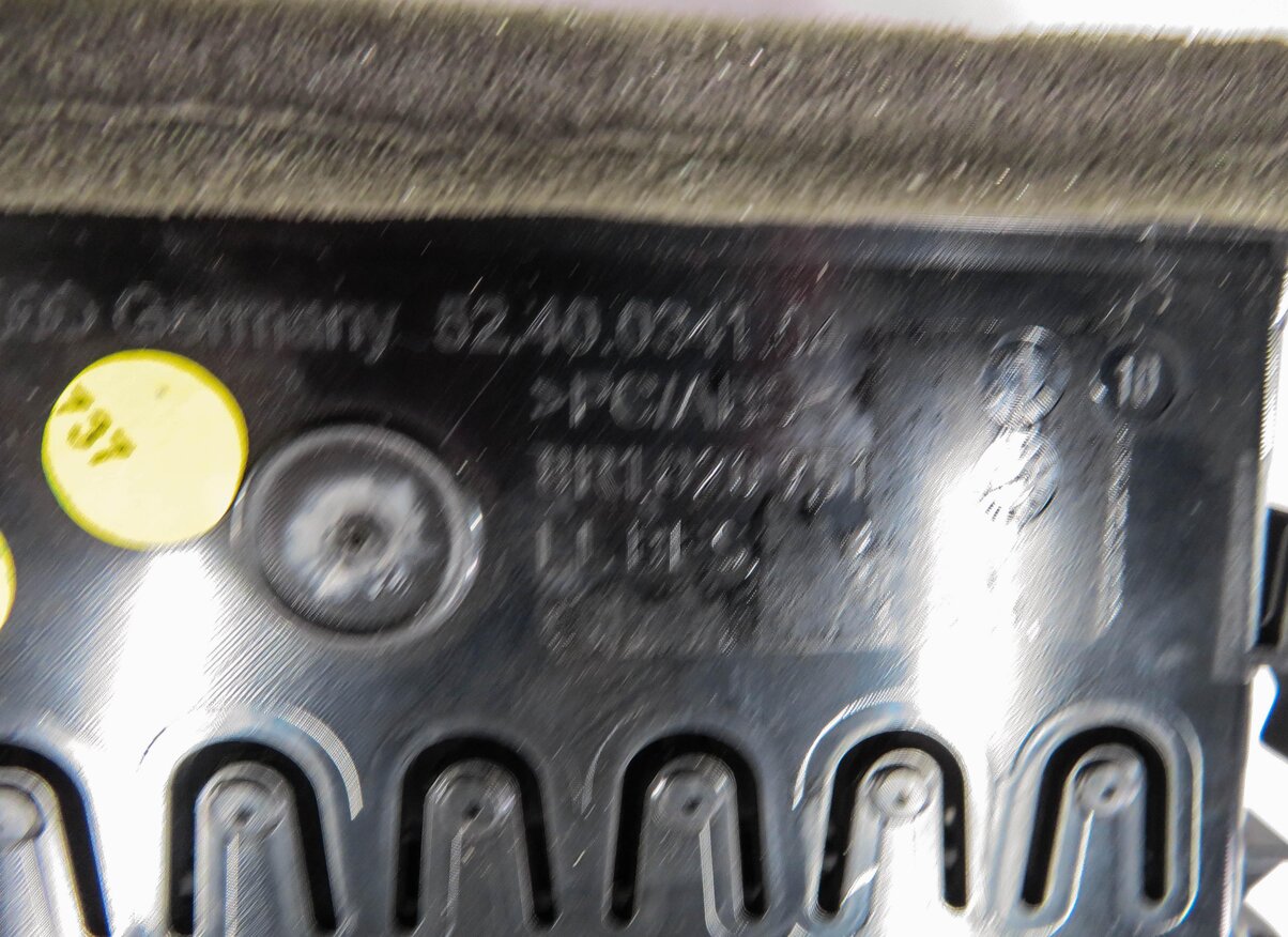 Thumbnail 7: 2012 AUDI Q5 (B8 8R) CENTER DASH HEATER A/C AIR VENT