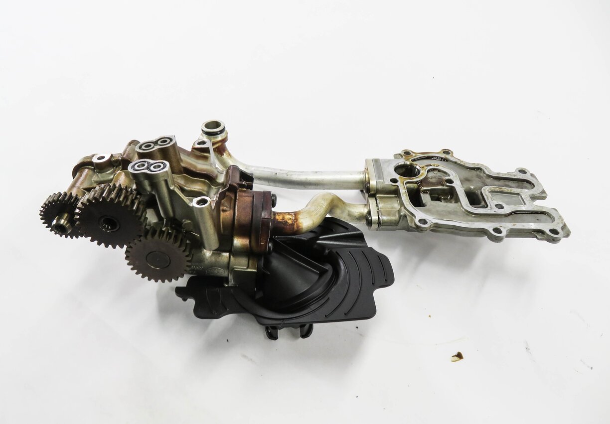 Thumbnail 2: 2011 AUDI A8 (D4 4H) 4.2L CDRA V8 ENGINE - OIL PUMP