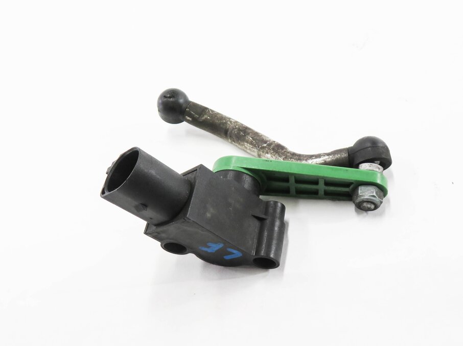 Thumbnail 2: 2009 AUDI A4 (B8 8K) LEFT FRONT DRIVER SUSPENSION HEIGHT LEVEL SENSOR