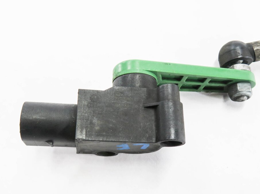 Thumbnail 6: 2009 AUDI A4 (B8 8K) LEFT FRONT DRIVER SUSPENSION HEIGHT LEVEL SENSOR