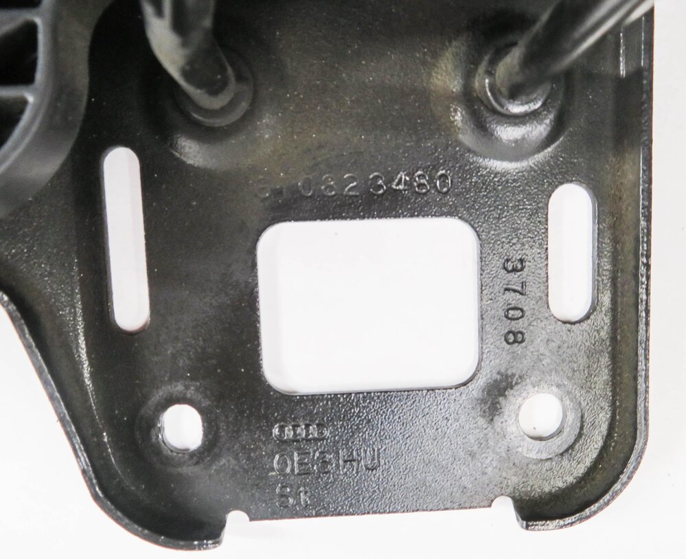 Thumbnail 8: 2009 AUDI A4 (B8 8K) FRONT HOOD SAFETY LATCH CATCH HOOK RELEASE LEVER