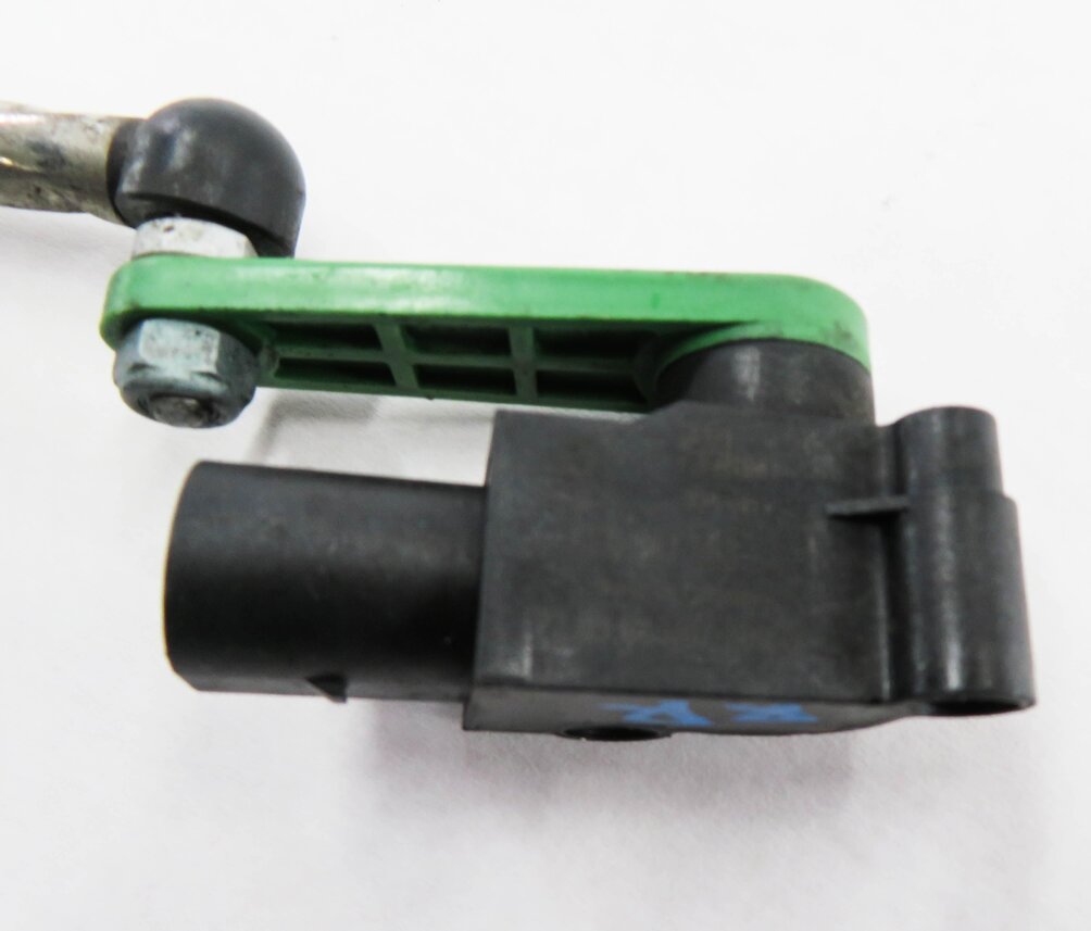 Thumbnail 6: 2009 AUDI A4 (B8 8K) RIGHT PASSENGER REAR SUSPENSION HEIGHT LEVEL SENSOR