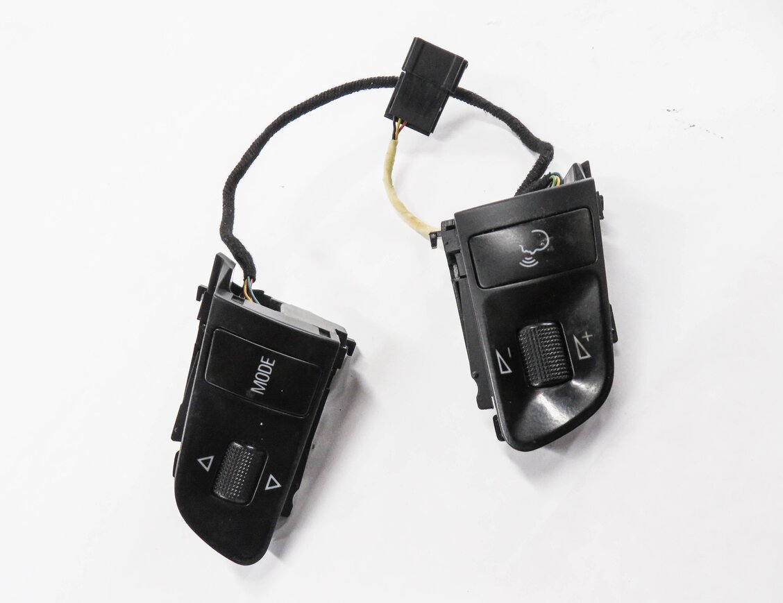 Thumbnail 4: 2009 AUDI A4 (B8 8K) STEERING WHEEL SWITCH BUTTON SET-2