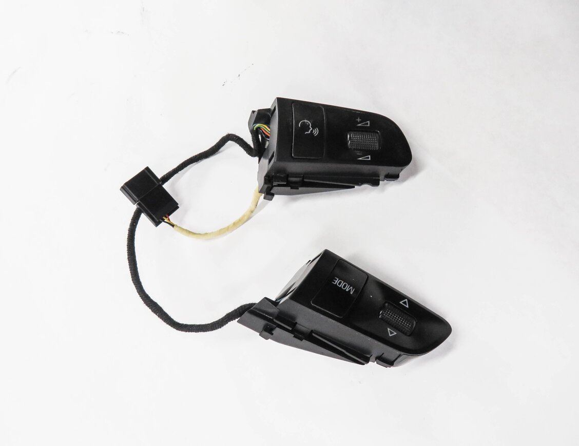 Thumbnail 6: 2009 AUDI A4 (B8 8K) STEERING WHEEL SWITCH BUTTON SET-2