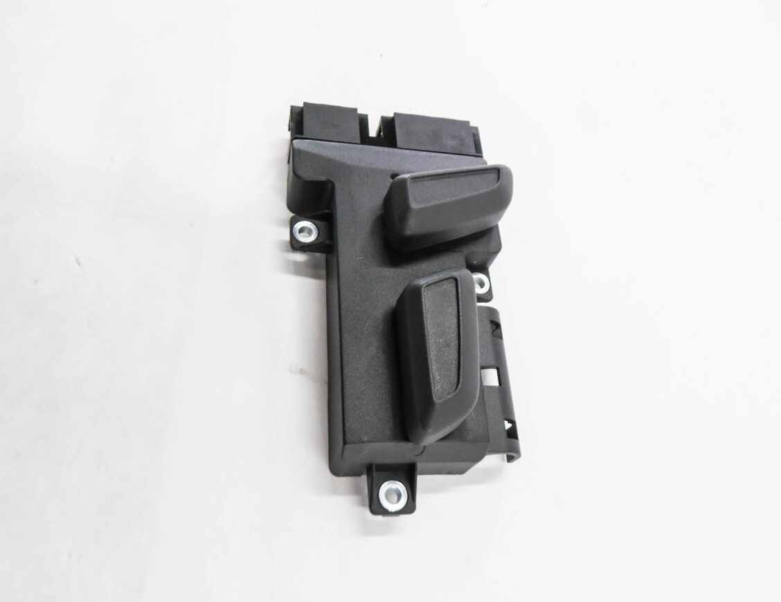 Thumbnail 4: 2009 AUDI A4 (B8 8K) RIGHT FRONT PASSENGER SEAT ADJUSTMENT SWITCH BUTTON