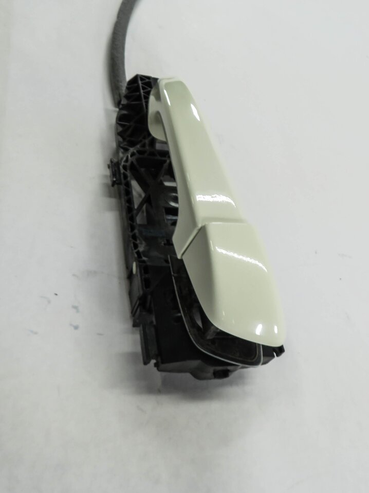 Thumbnail 3: 2011-2018 PORSCHE CAYENNE (958) LEFT REAR EXTERIOR DOOR HANDLE (SAND WHITE)