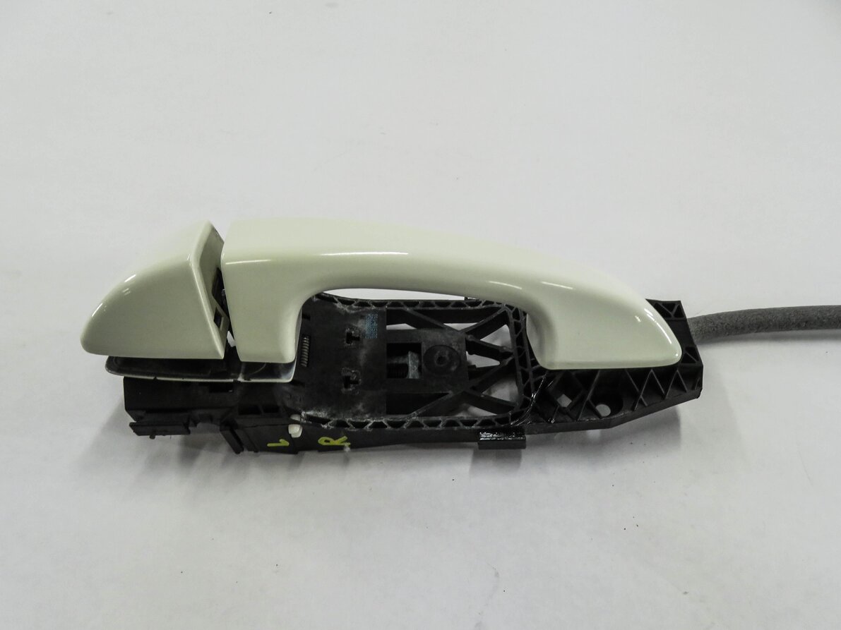 Thumbnail 5: 2011-2018 PORSCHE CAYENNE (958) LEFT REAR EXTERIOR DOOR HANDLE (SAND WHITE)