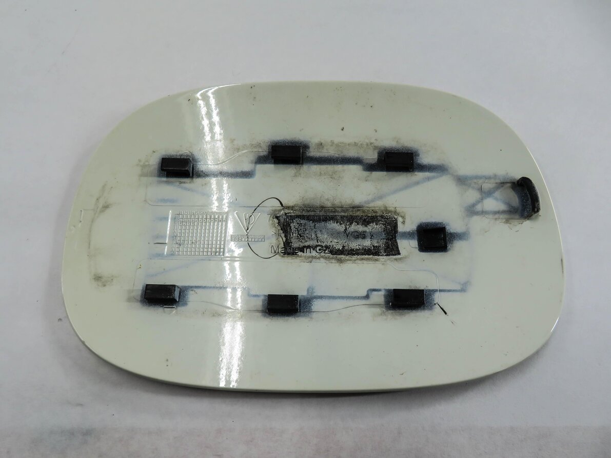Thumbnail 6: 2011-2018 PORSCHE CAYENNE E-HYBRID (958) FUEL TANK DOOR HOUSING LID (SAND WHITE)