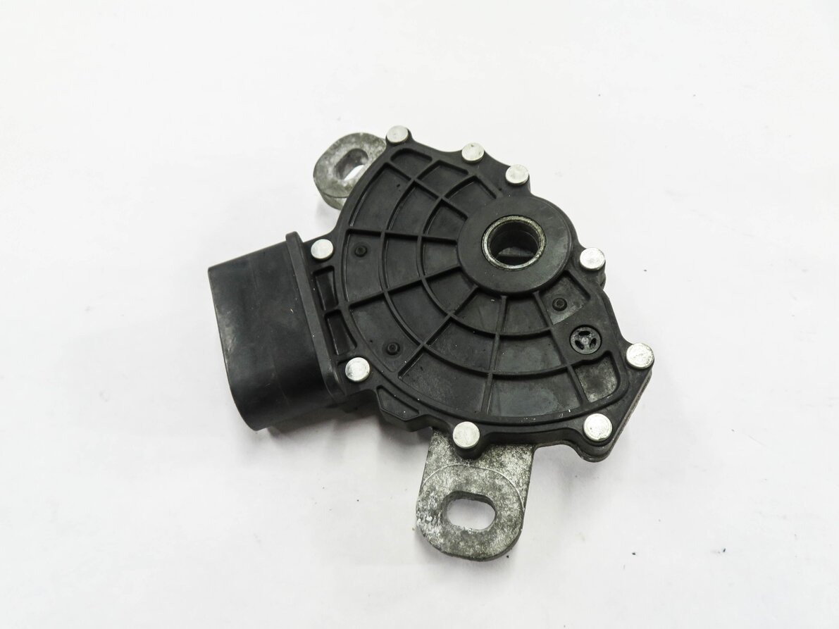 Thumbnail 5: 2011 PORSCHE CAYENNE (958) TRANSMISSION NEUTRAL SAFETY RANGE SWITCH