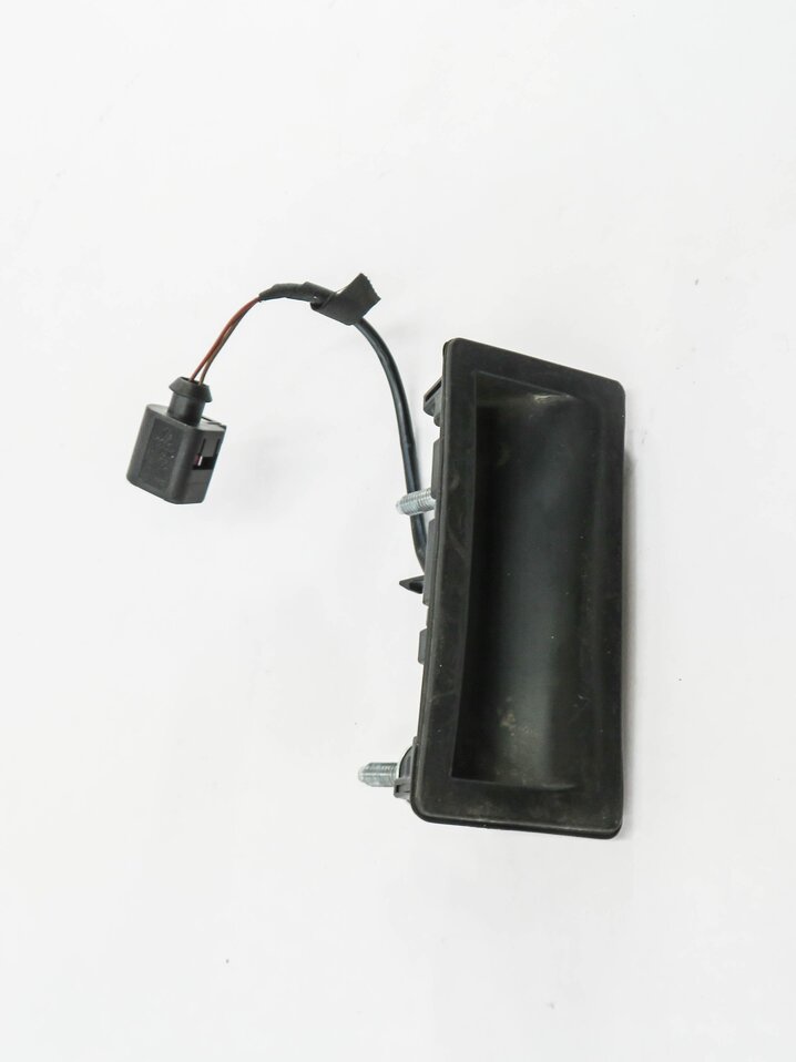Thumbnail 3: 2011 PORSCHE CAYENNE (958) REAR TRUNK HANDLE
