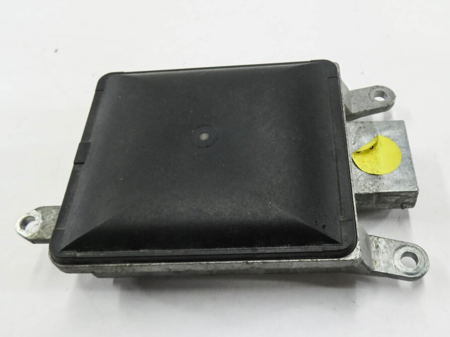 Thumbnail 2: 2011-2016 PORSCHE CAYENNE (958) RIGHT PASSENGER REAR BLIND SPOT RADAR MODULE