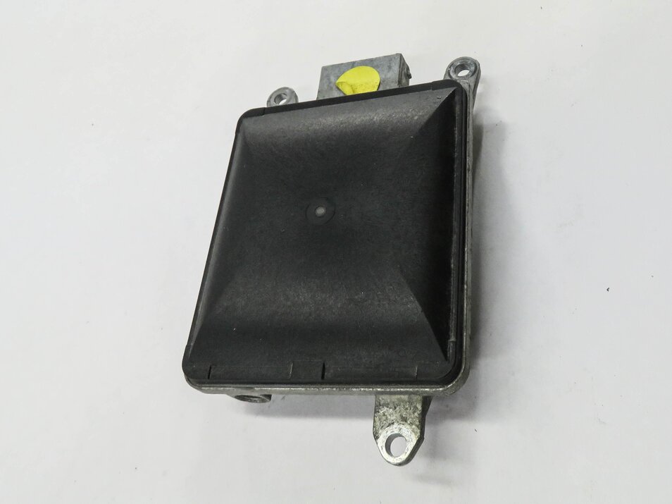 Thumbnail 4: 2011-2016 PORSCHE CAYENNE (958) RIGHT PASSENGER REAR BLIND SPOT RADAR MODULE