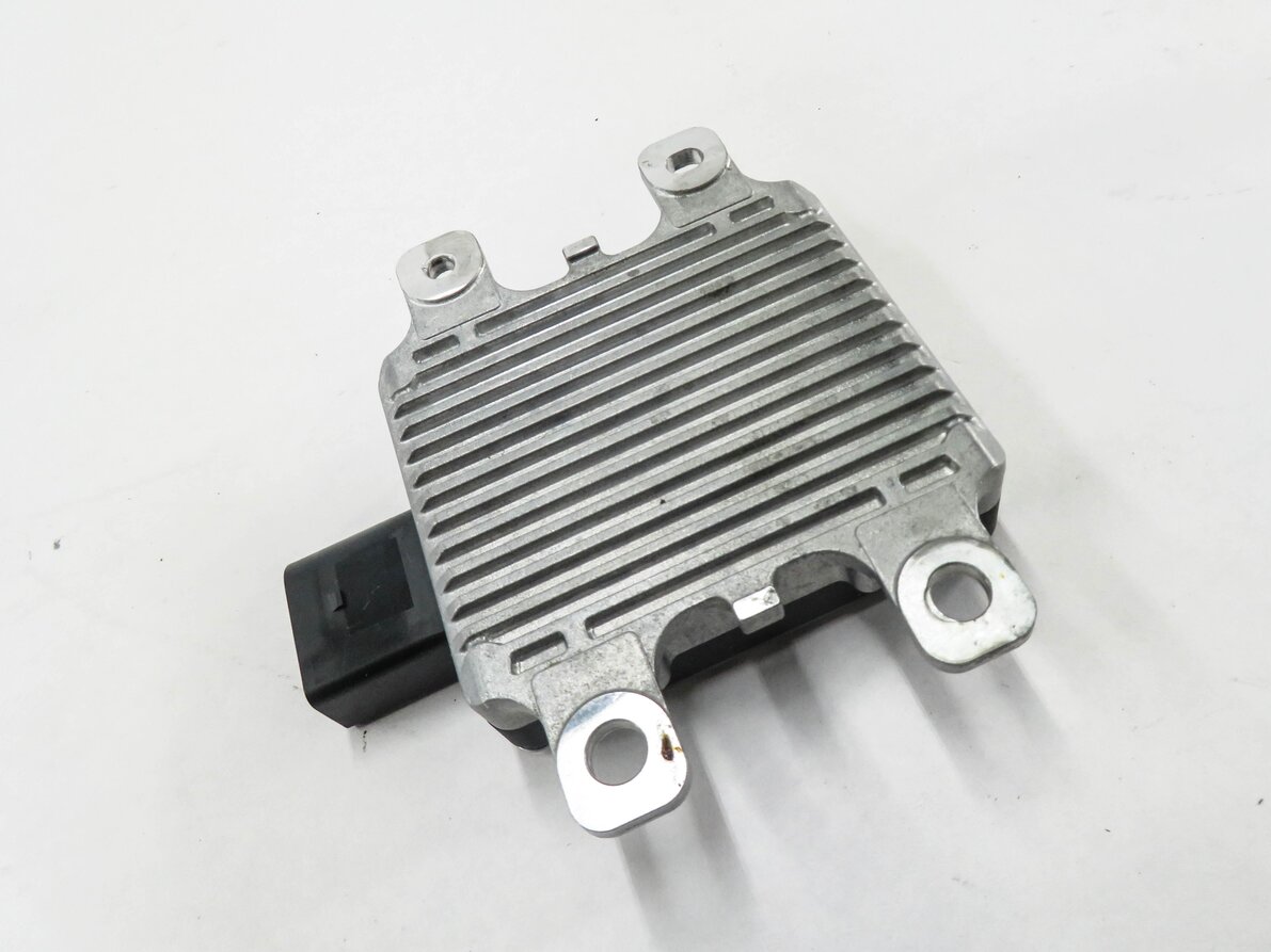 Thumbnail 1: 2011 PORSCHE CAYENNE (958) HYDRAULIC OIL PUMP CONTROL MODULE