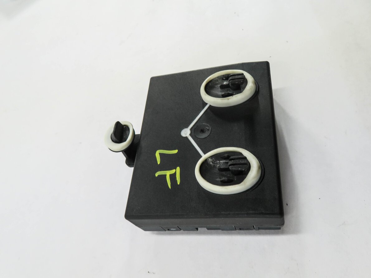 Thumbnail 4: 2011 PORSCHE CAYENNE (958) LEFT FRONT DRIVER DOOR CONTROL MODULE